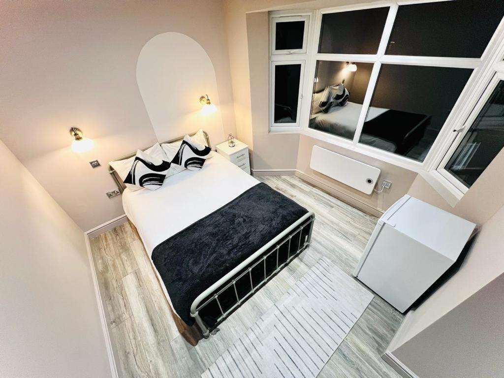 London Crescent House Top Location Ensuites Rooms Great Value Εξωτερικό φωτογραφία
